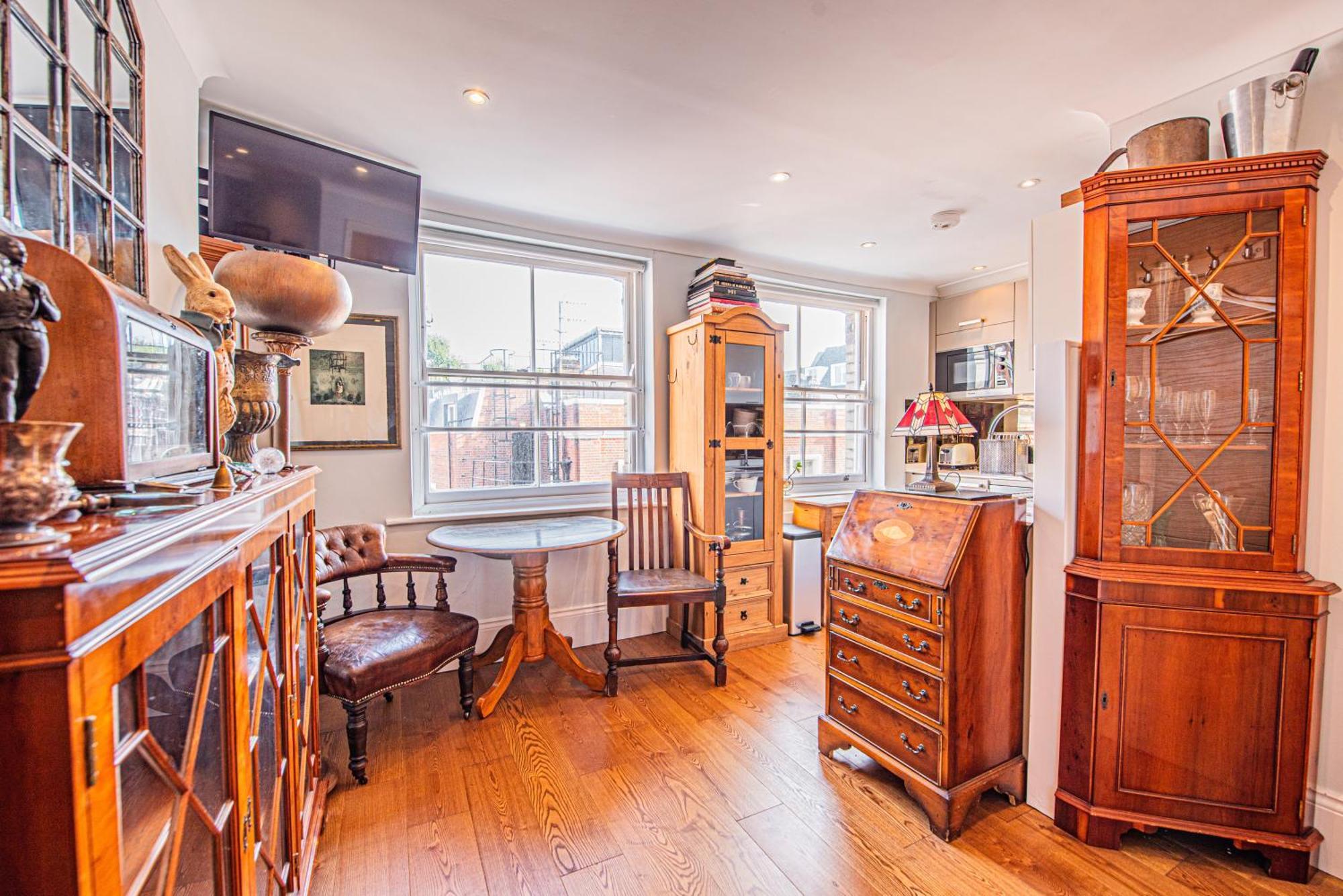 Stylish 1-Bed Flat In Soho - Prime Central London Exterior foto