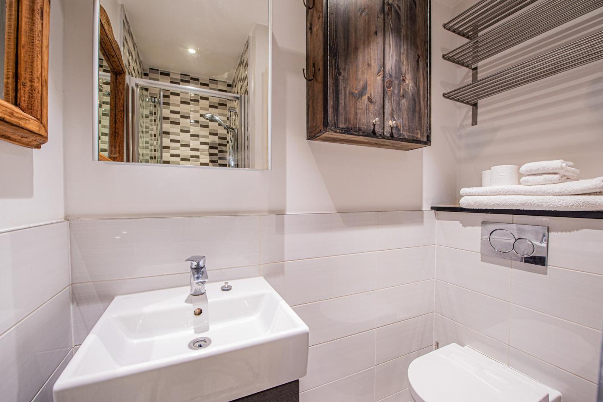 Stylish 1-Bed Flat In Soho - Prime Central London Exterior foto