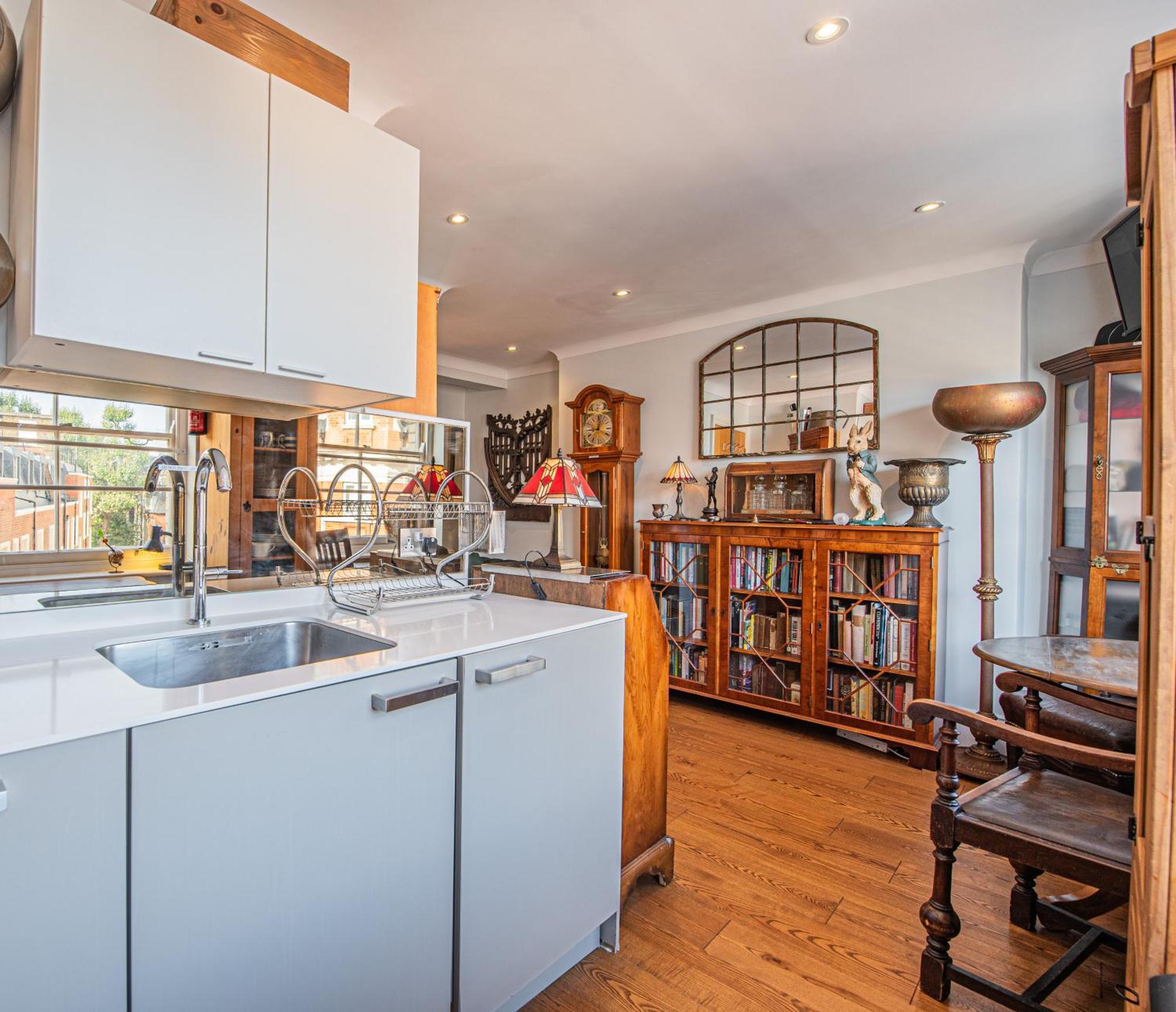 Stylish 1-Bed Flat In Soho - Prime Central London Exterior foto